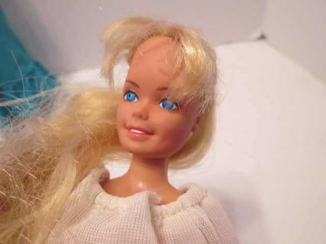 1977Mattel Barbie Fashion Doll Case with Barbie Dolls and Accessories - 9