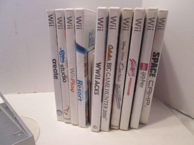 2006 Nintendo Wii Game Console, Controllers and 11 Game Discs - 5