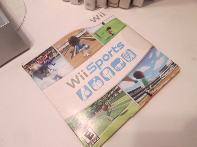 2006 Nintendo Wii Game Console, Controllers and 11 Game Discs - 6