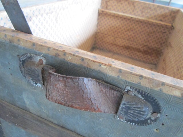 Antique Dome Top Steamer Trunk - 11