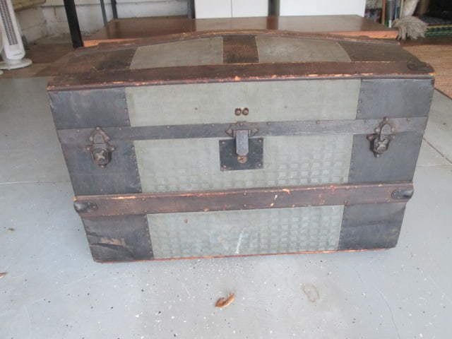 Antique Dome Top Steamer Trunk (1 of 14)