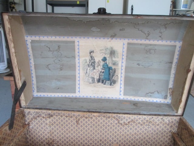 Antique Dome Top Steamer Trunk - 9