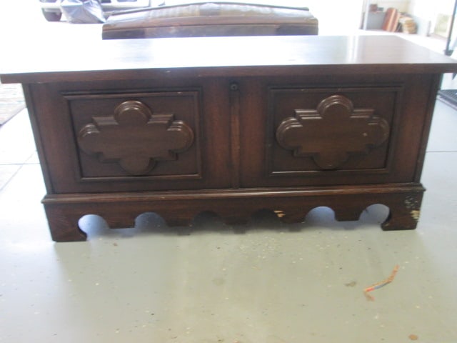 Style Home by Lane Virginia Maid Sweetheart Cedar Lined Chest: 43" x 17" x 19", has lock and key, has interior lined tray, some finish wear and Venner chips, Local Pickup Only