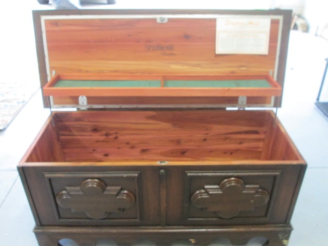 Style Home by Lane Virginia Maid Sweetheart Cedar Lined Chest - 5