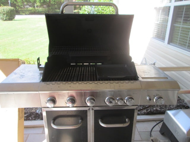 BHG Better Homes & Garden Stainless Propane Gas Grill with Side Burner - 5