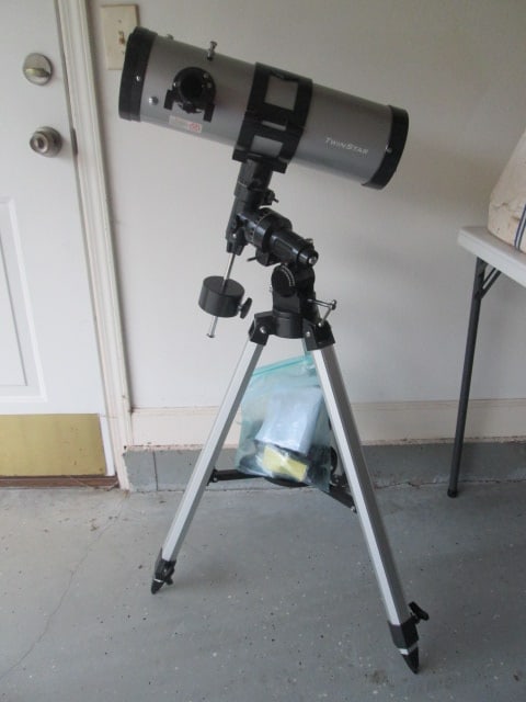 TwinStar FirstView Astronomical Telescope with Tripod: D-114mm F-500mm, has owner's manual and additional eyepiece, Local Pickup Only