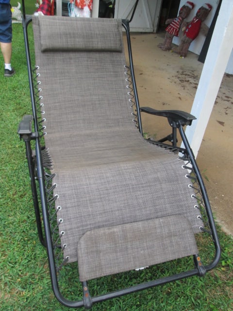 Anti-Gravity Lounge Chair with Sun Shade and Foot Rest - 2