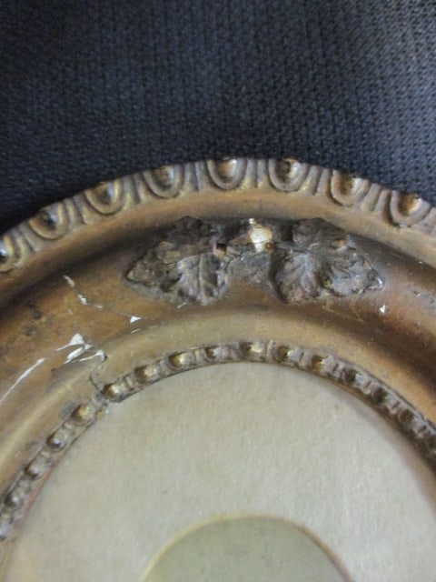 Antique Black & White Portrait in Small Oval Gilded Gold Frame - 3