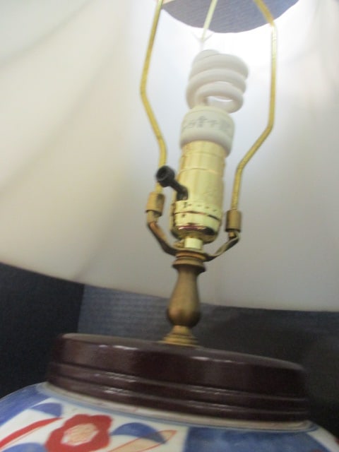 Vintage Imari Style Porcelain Table Lamp with Silk Shade - 4
