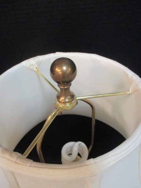 Vintage Imari Style Porcelain Table Lamp with Silk Shade - 6