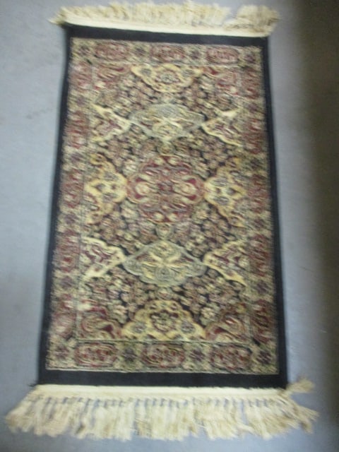 Verona Man-Made Silk Throw Rug - Made in Belgium: 20" x 31"