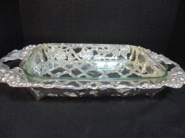 Arthur Court Silvertone Lattice Casserole Holder and Pyrex Clear Glass (1 of 4)