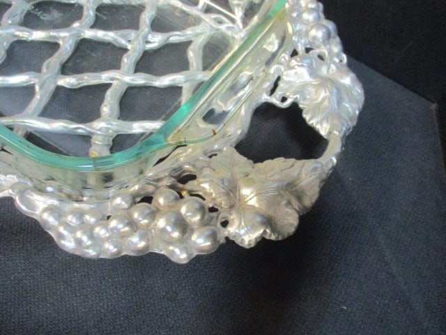 Arthur Court Silvertone Lattice Casserole Holder and Pyrex Clear Glass - 2