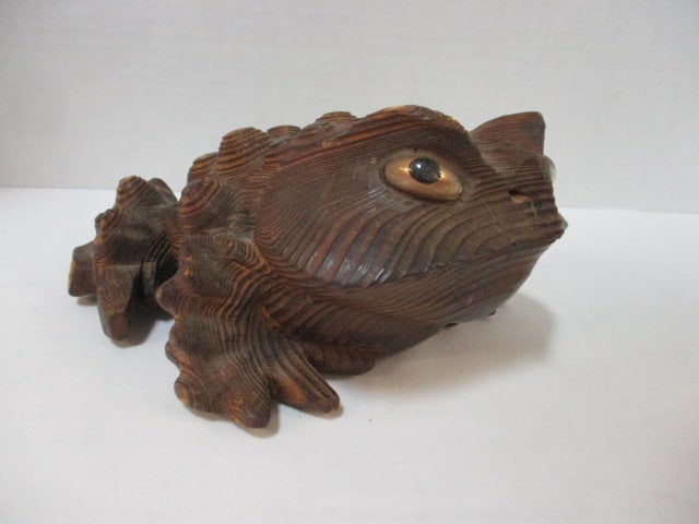 Mid Century Modern Japanese Handcarved Toad Sculpture: 8"