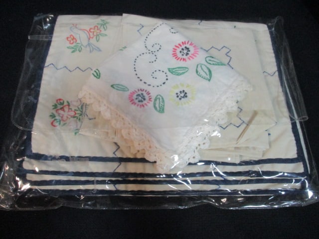 Vintage Handmade Embroidered Napkins and Placemats: see pictures and preview for selection and condition