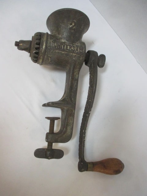 Vintage Universal No. 2 Hand Grinder (1 of 4)