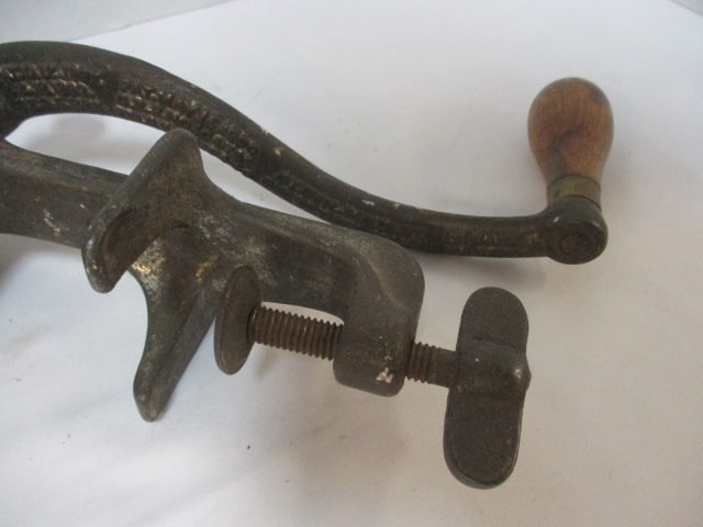 Vintage Universal No. 2 Hand Grinder - 2