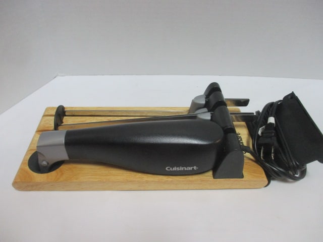 Cuisinart Electric Knife with Blades and Holder: powers on