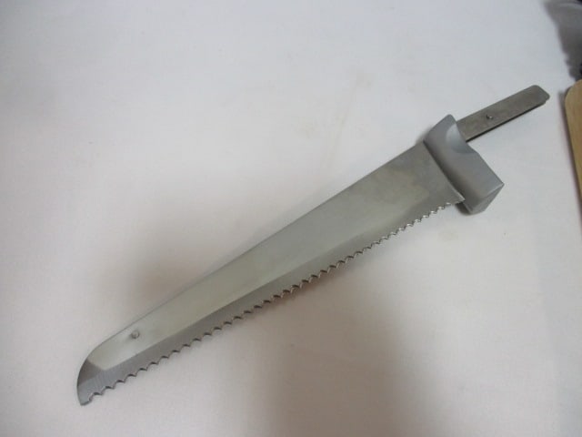 Cuisinart Electric Knife with Blades and Holder - 4