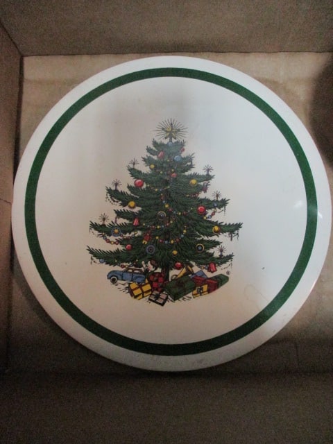 Spode "Christmas Tree" Tidbit Dishes, Trivet, Candle Holder, and Vase - 6