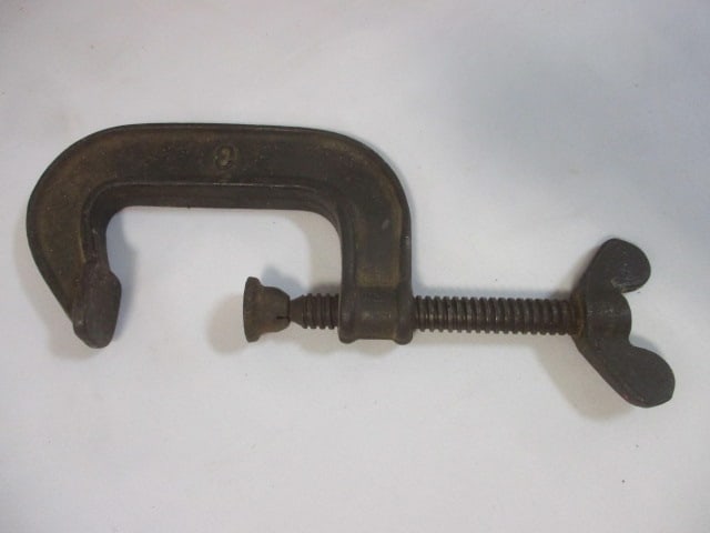 Vintage Metal "No. 3" C-Clamp: .
