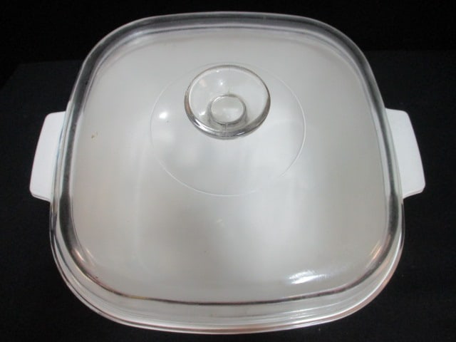 Vintage Corning Ware "Blue Cornflower" 4 Quart Covered Casserole Dish - 2