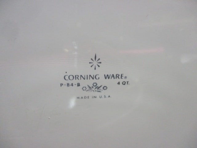Vintage Corning Ware "Blue Cornflower" 4 Quart Covered Casserole Dish - 4
