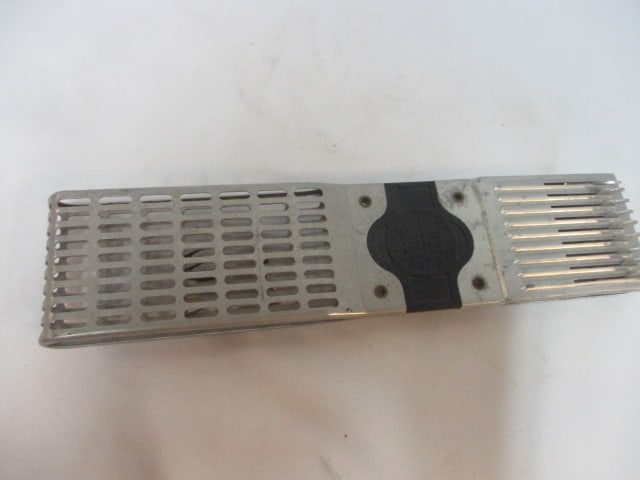 Vintage H.C. Buicke & Sons "Niagra" Fish Hook Holder - 4
