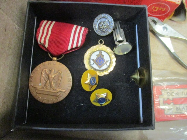 Vintage Men's Lot - Medal and Lapel Pins, Jon-e Warmer, Don Juan Blades, - 2