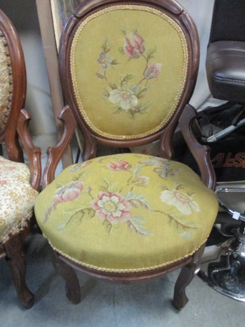 Antique Tapestry Upholstered Parlor Chair w/braid trim: 20" Seat