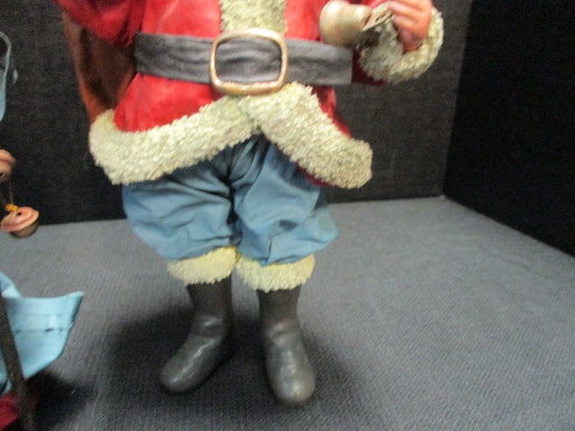 Clothtique (Lot of 2) Santa Figurines - 3