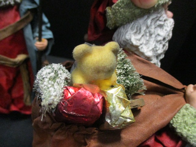 Clothtique (Lot of 2) Santa Figurines - 5