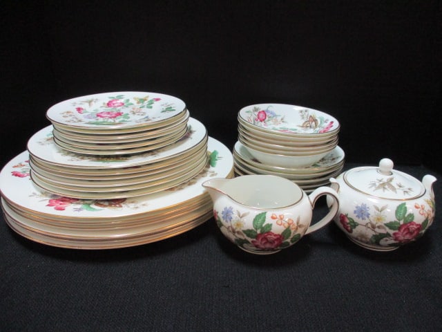 Wedgwood 'Charnwood' China (32 PC): No Cups