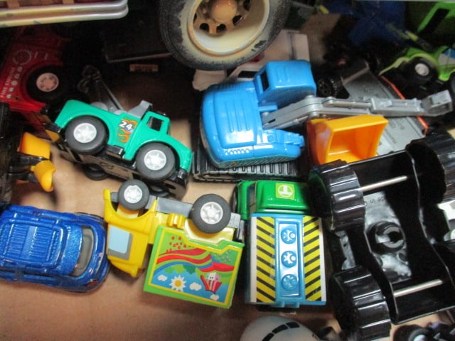 Plastic & Metal Toy Cars/Trucks, Matchbox (The Thing) 2007, etc. - 4