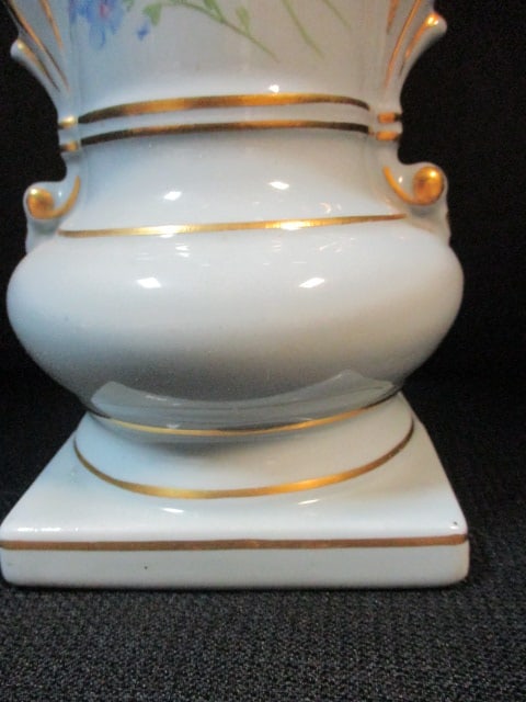 Abingdon Pottery Style Blue Floral Vase - 2