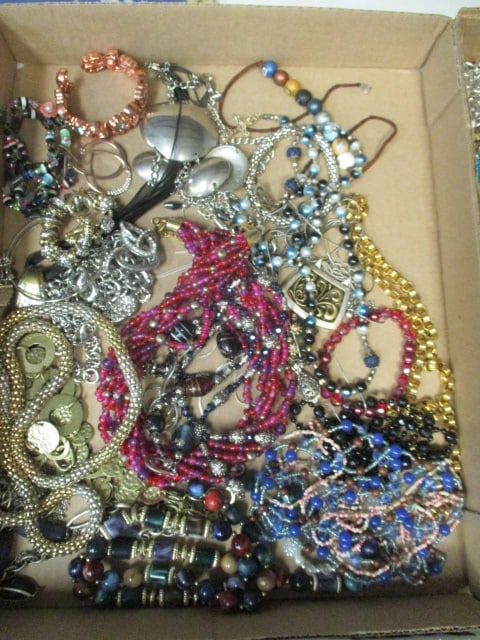 Costume Jewelry-Necklaces, Bracelets: .
