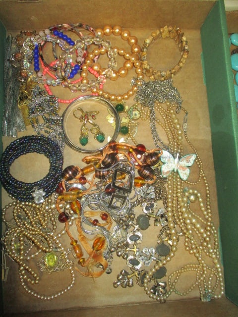 Costume Jewelry-Necklaces, Bracelets: .