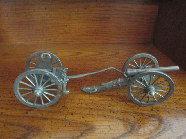 K/S Pewter Replica Desktop Civil War Era Cannon and Ammo Wagon (1 of 4)