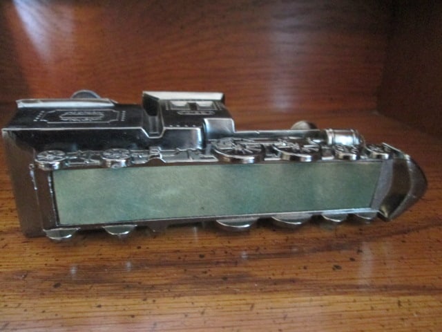 Cast Metal Train Locomotive Table Lighter - 4
