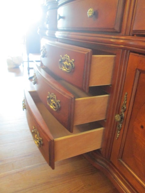 Broyhill 100th Anniversary Collection Serpentine 2 Piece Illuminated China Hutch - 13