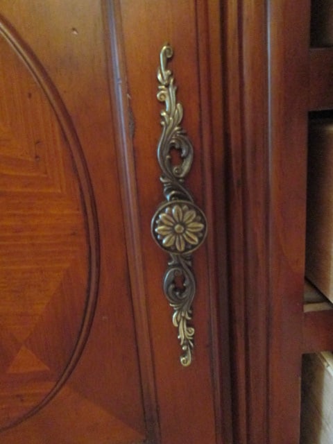 Broyhill 100th Anniversary Collection Serpentine 2 Piece Illuminated China Hutch - 17