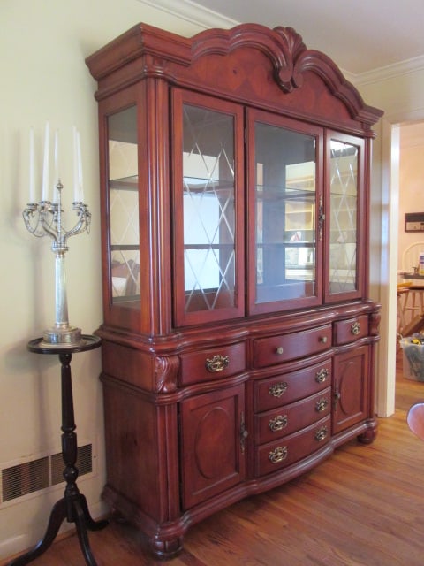 Broyhill 100th Anniversary Collection Serpentine 2 Piece Illuminated China Hutch - 2