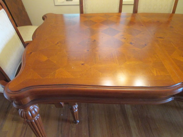 Broyhill 100th Anniversary Collection Serpentine Dining Table Set - 3