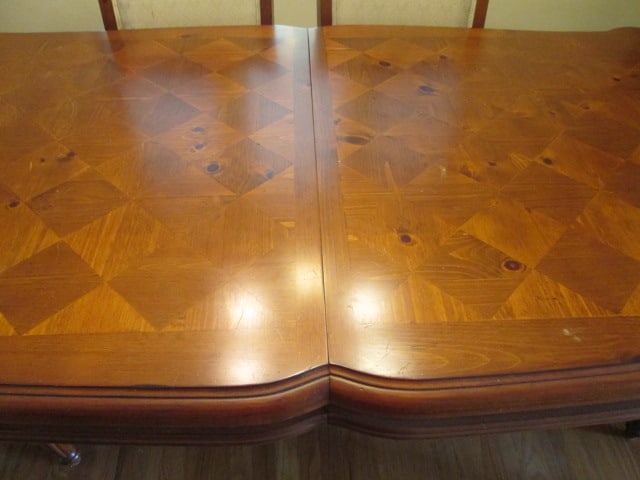Broyhill 100th Anniversary Collection Serpentine Dining Table Set - 4