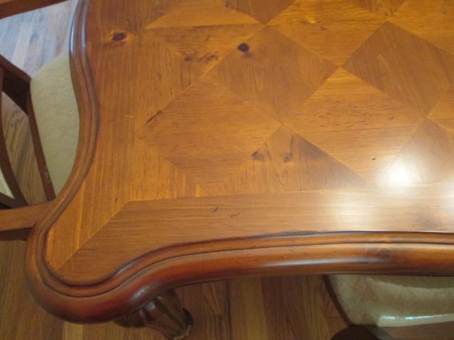 Broyhill 100th Anniversary Collection Serpentine Dining Table Set - 6
