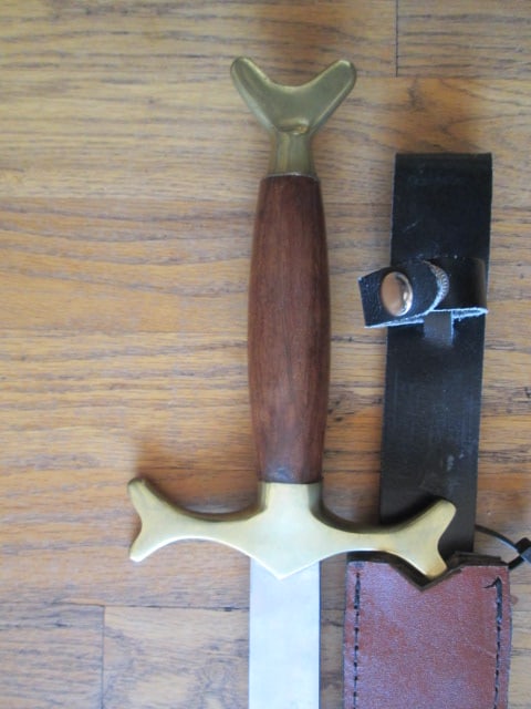 Decorative Medieval Style Broadsword with Wood/Brass Hilt and Leather Scabbard - 2