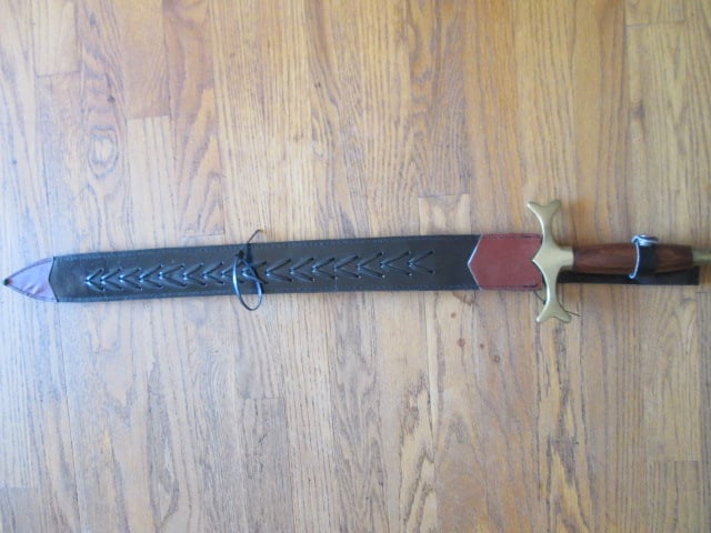 Decorative Medieval Style Broadsword with Wood/Brass Hilt and Leather Scabbard - 5