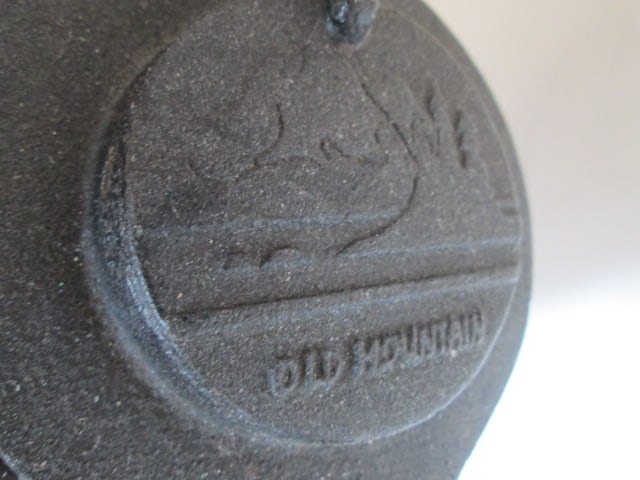 Old Mountain Cast Iron Kettle with Trivet Stand - 3