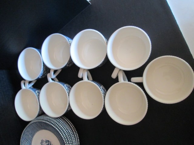 33 Pieces of Currier & Ives Blue by Royal Multi-Motif Center Scene Dinner Ware - 4