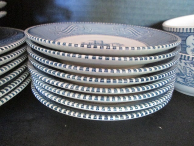 33 Pieces of Currier & Ives Blue by Royal Multi-Motif Center Scene Dinner Ware - 5
